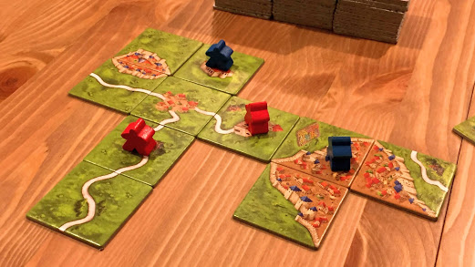 ゲーム紹介 カルカソンヌ Carcassonne 城壁都市を作りあげる名作タイル配置ゲーム ニコボド ボードゲームレビュー 情報系ブログ