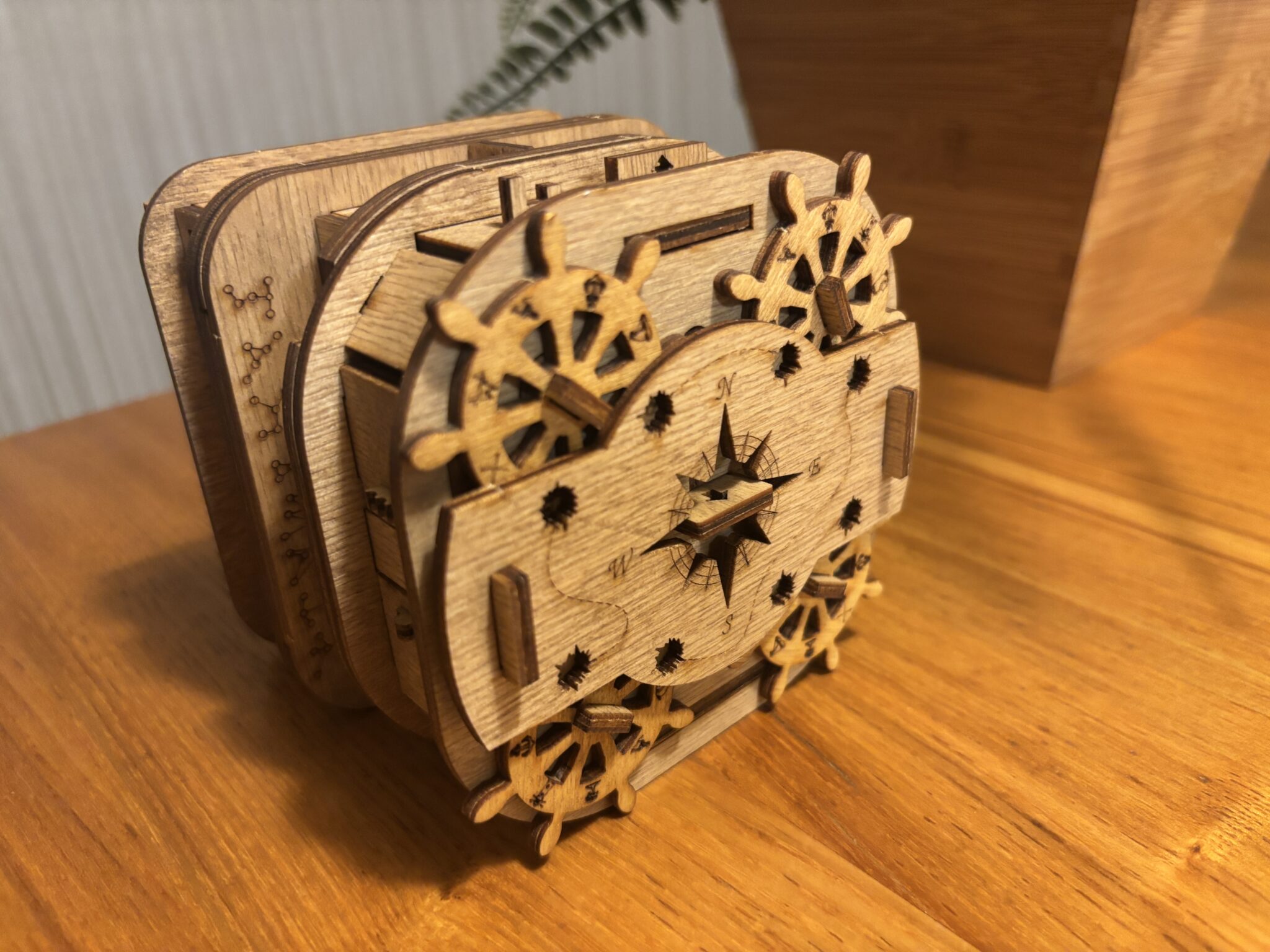 『デイヴィ・ジョーンズの監獄』外観イメージ｜外箱を開けた状態